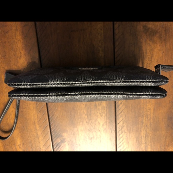 Coach Double Corner Wristlet - Picture 4 of 4